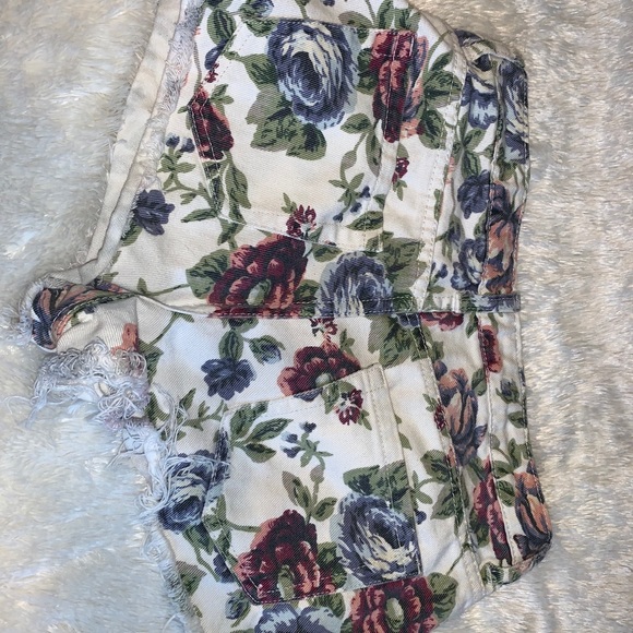 F21 Floral Ripped Shorts - Picture 3 of 3